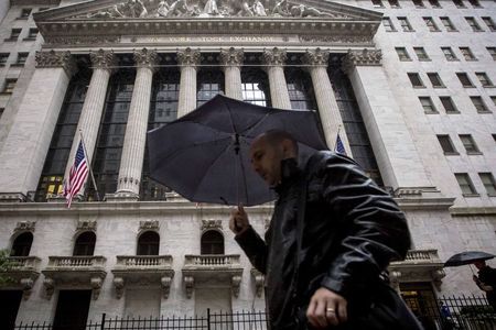 WALL STREET MARQUE UNE PAUSE